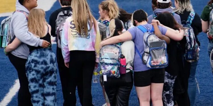 Подросток, убивший соучеников в Мичигане, осужден пожизненно