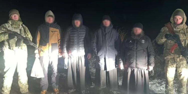 Священники-то ненастоящие: У границы с Молдовой задержали нарушителей которые пытались незаконно пересечь границу