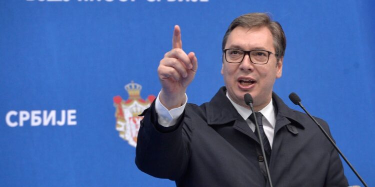 Партия президента Сербии побеждает на досрочных выборах