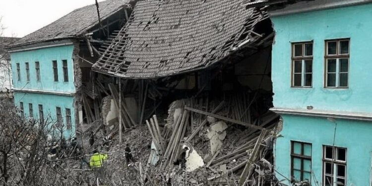 В румынском интернате обрушилась стена: погиб ребенок