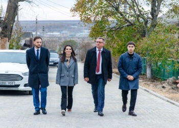 Echipa bașcanului Evghenia Guțul, a dat în exploatare cel de-al treilea drum în satul Bugeac: A fost reabilitat capital, iar lucrările au fost finalizate în termeni restrânși | VIDEO