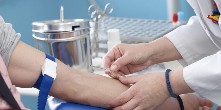 Tarifele la mai multe servicii medicale cresc. Ministerul Sănătății explică: S-au majorat salariile doctorilor