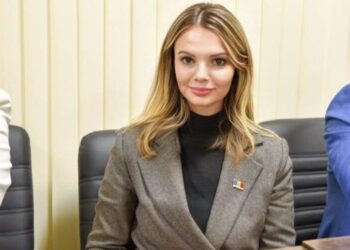 Primarul ales al orașului Orhei, Tatiana Cociu, invită locuitorii municipiului Orhei și pe toți doritorii la inaugurarea Pomului de Crăciun