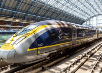 700 de pasageri au rămas blocați 8 ore într-un tren Eurostar care s-a stricat la intrarea în Tunelul Mânecii