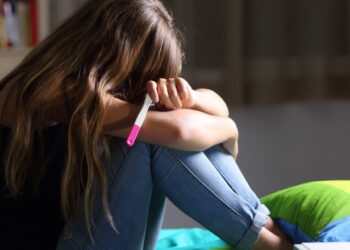 Jumătate dintre mamele sub 15 ani din UE sunt din România: „Rămân însărcinate în urma unui abuz”