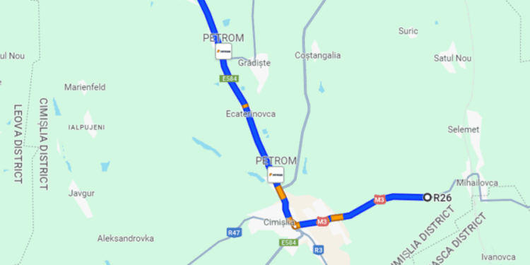 Cel puțin pe trei trasee naționale se circulă dificil pe vremea din această seară; mai mulți șoferi au derapat