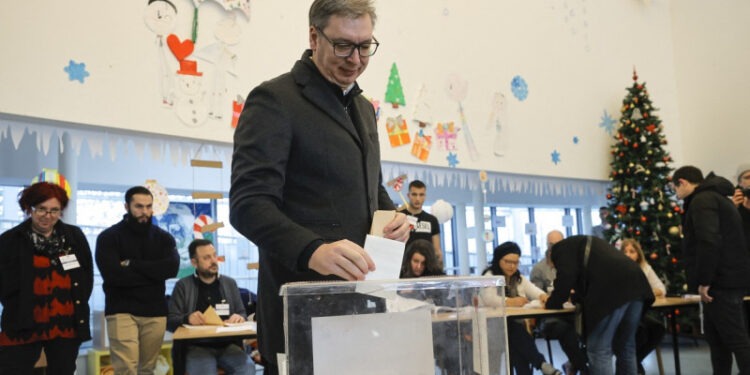 Sârbii își votează astăzi parlamentarii. Președintele Vucic crede în victoria partidului său