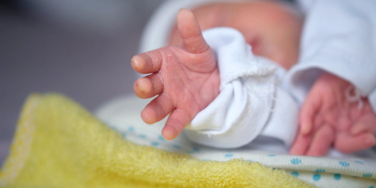 Primul deces în România, de la declararea epidemiei de rujeolă: Un bebeluș de doar 7 luni a murit
