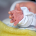 Primul deces în România, de la declararea epidemiei de rujeolă: Un bebeluș de doar 7 luni a murit
