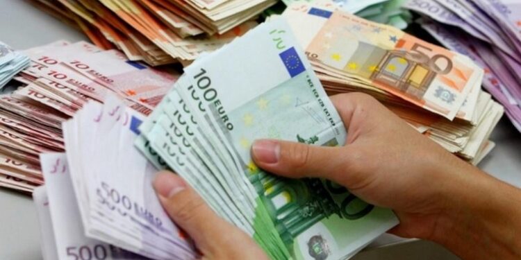 O moldoveancă a continuat să încaseze din Italia pensia soțului, deși bărbatul era mort de doi ani. Acum riscă să ajungă la închisoare