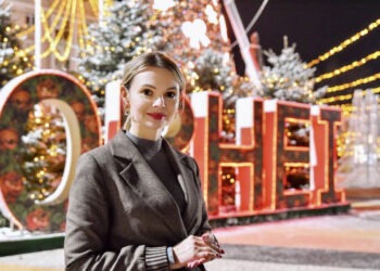 Începe numărătoarea inversă: Câteva ore au mai rămas până la inaugurarea bradului în Piața Vasile Lupu din Orhei!”