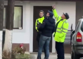 România: Val de anchete, după ce o elevă de 11 ani s-a aruncat din „motive personale” pe geamul de la etajul 2 al școlii