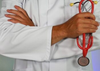 ANSP: Persoanele care vin din țări unde sunt cazuri de rujeolă, îndemnate să anunțe medicul dacă apar erupții