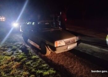 Un moldovean, reținut în timp ce transporta patru cetățeni ucraineni, care au ajuns în mod ilegal în R. Moldova