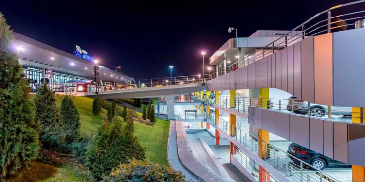 Aeroportul nu va mai fi al poporului, ne-am bucurat destul. Îl vom da pe mâini bune, de această dată, are Spînu grijă