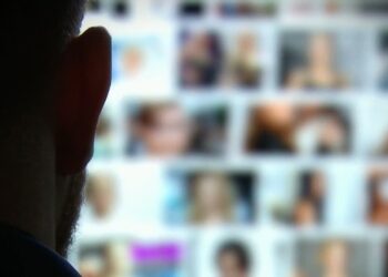 Bărbat de 38 de ani, condamnat pentru pornografie infantilă. Ce pedeapsă a primit individul