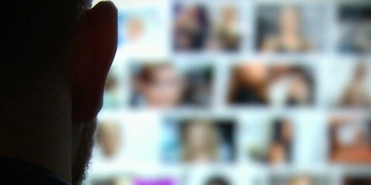 Bărbat de 38 de ani, condamnat pentru pornografie infantilă. Ce pedeapsă a primit individul