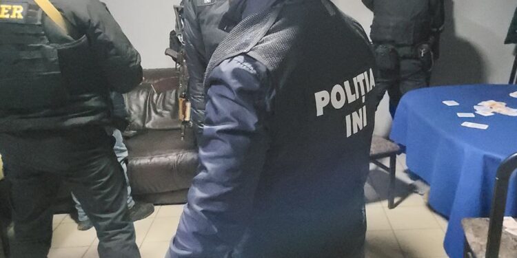 Jocuri de noroc, organizate ilegal la Călărași: Activitățile unui grup criminal organizat, deconspirate de polițiști