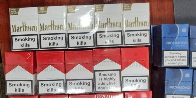 A vrut să treacă vama cu aproape 3.000 de țigări. Ce pedepsă riscă un moldovean