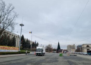 Transportul public și privat din centrul capitalei este redirecționat