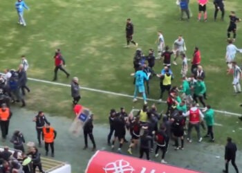 Bătaie generală la un meci din Turcia | VIDEO