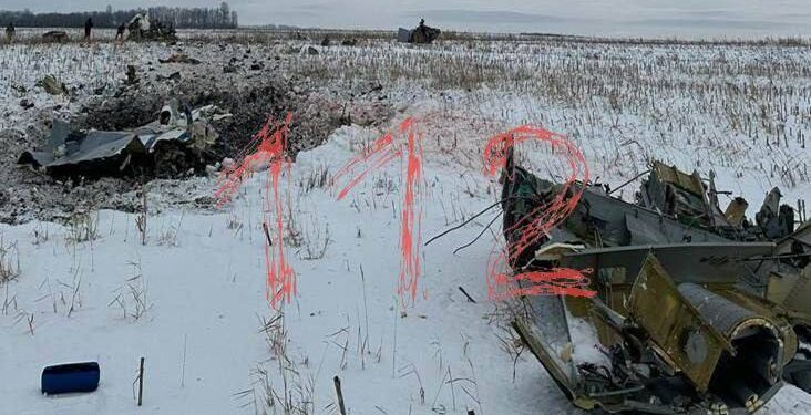 В Белгородской области разбился военный самолет Ил-76. Минобороны России сообщило, что на борту находились 65 пленных военнослужащих ВСУ