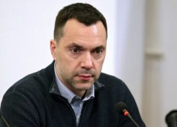 Арестович про вступление в Евросоюз: зачем стучаться в двери, где тебя не хотят