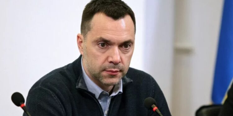 Арестович про вступление в Евросоюз: зачем стучаться в двери, где тебя не хотят