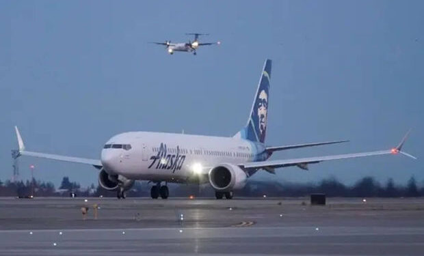 В США, Европе и Турции приостановили эксплуатацию Boeing 737 MAX 9 после того, как у самолета этой модели в полете оторвалась дверь аварийного выхода