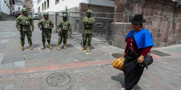 Эквадорская мафия подняла мятеж, президент объявил в стране «внутренний вооруженный конфликт»