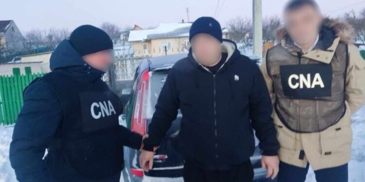 Требовал за права 1000 евро: сотрудники НЦБК задержали бывшего инструктора по вождению из Хынчешт