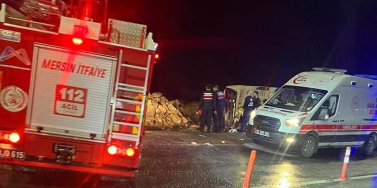 Минимум девять человек погибли и 28 пострадали в ДТП с автобусом в Турции