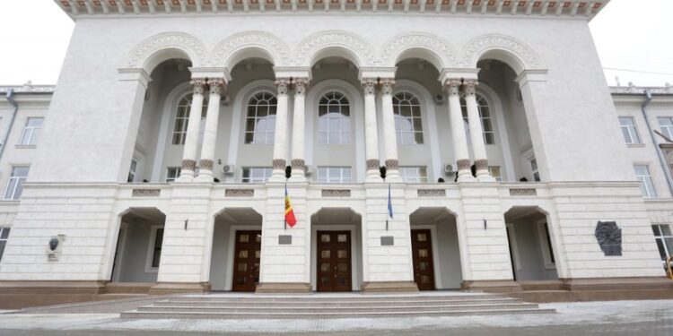 20-летний парень приговорен к 23 годам тюрьмы за изнасилование. Прокуроры требуют более сурового наказания