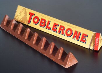 В Гонконге и Турции нашли пластик в швейцарском шоколаде Toblerone