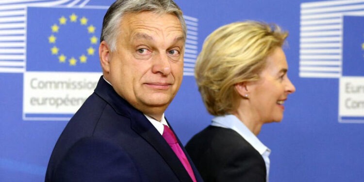 Parlamentul European vrea să-l excludă pe Viktor Orban de la deciziile UE. Ursula von der Leyen e amenințată cu moțiunea de cenzură