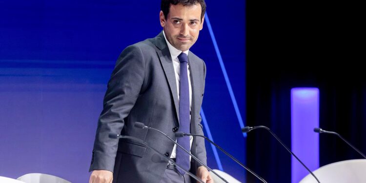 Стефан Сежурне, супруг французского премьера Атталя, возглавил МИД Франции