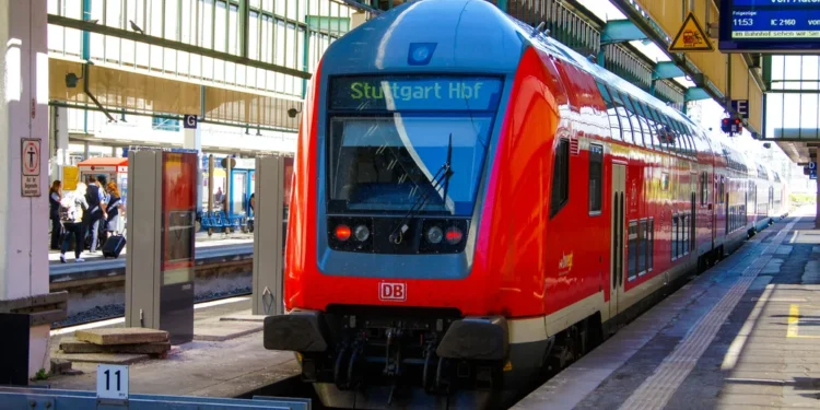 В немецком Штутгарте эвакуировали вокзал. В чём причина