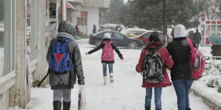 В Молдове продлят зимние каникулы? Минобразования выпустило циркуляр в связи с прогнозом синоптиков