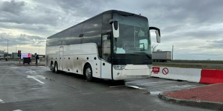 Șofer de autobuz din R. Moldova, amendat în România pentru nereguli la tahograf