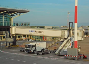 Aeroportul EuroAirport, din apropiere de oraşul elveţian Basel, închis din cauza unei ameninţări cu bombă
