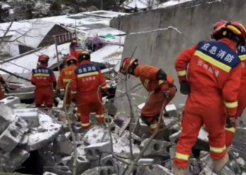 Doi morți și aproape 50 de dispăruți după o alunecare de teren în China