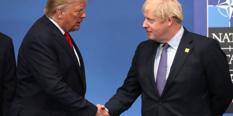 Revenirea lui Trump la Casa Albă este „ceea ce lumea are nevoie”, spune Boris Johnson