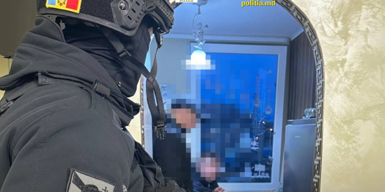 Angajări în Franța: reținuți, după șantajarea cu 4.000 de euro a unui concetățean