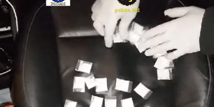 Deținea cocaină de 200.000 lei. Un tânăr din Ialoveni, reținut în flagrant
