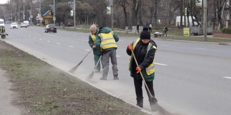 Angajații întreprinderii „Spații Verzi” din Bălți nu și-au primit salariile de 2 luni. Reacția primarului