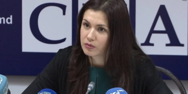 „Banii nu sunt cadouri admisibile”. Expertă anticorupție, despre premiul Maiei Sandu de 30 000 de euro din Timișoara: Orice oferire de bani este o mită