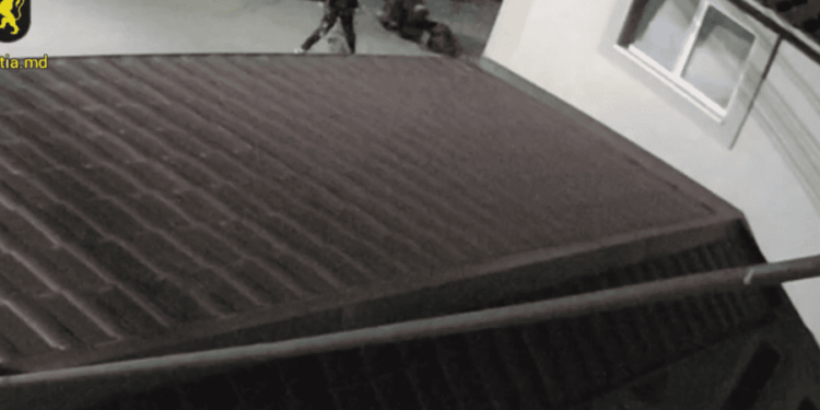 До 7 лет тюрьмы за грабеж: подозреваемые задержаны