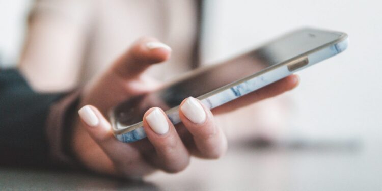 Moldovenii ar putea primi SMS-uri în caz de situație excepțională. IGSU: Cea mai optimă soluție