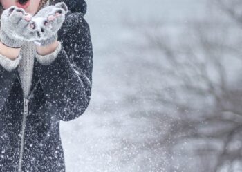 Meteorologii anunță o zi uscată și ghețuș pe drumuri. Ce temperaturi vom avea luni