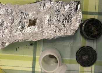 Reținut de polițiști, fiind suspectat de comercializarea mugurilor de marijuana